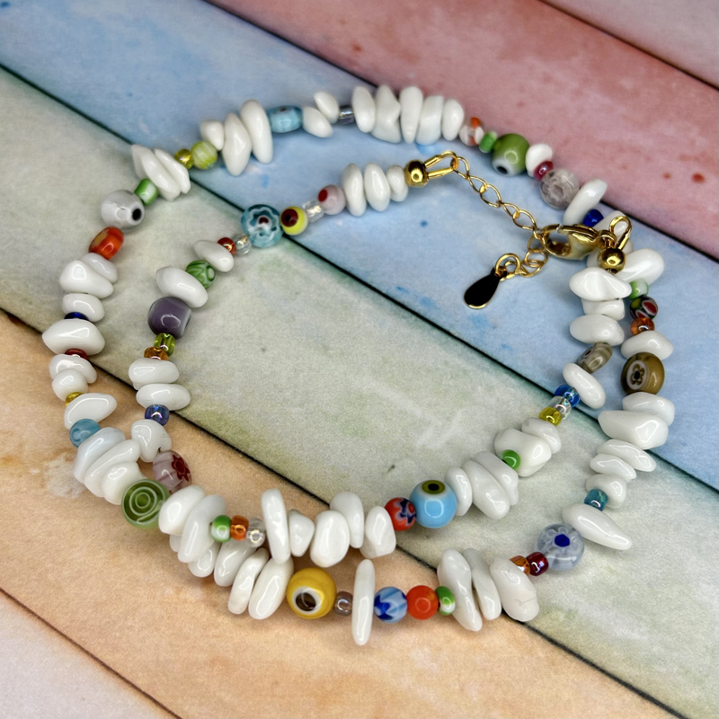 Sommer halskæde med hvide perler, jade